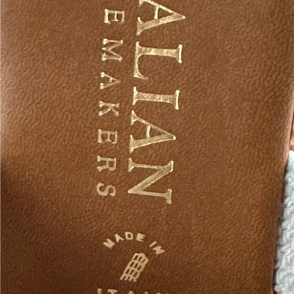 Italian Shoemakers Black Sandals - Picture 4 of 4